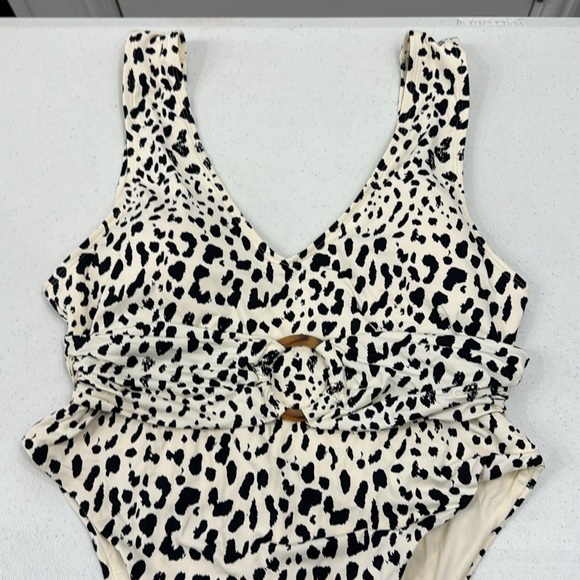 NWT ToLuca Swim Artemis One Piece Leopardus - Picture 3 of 5